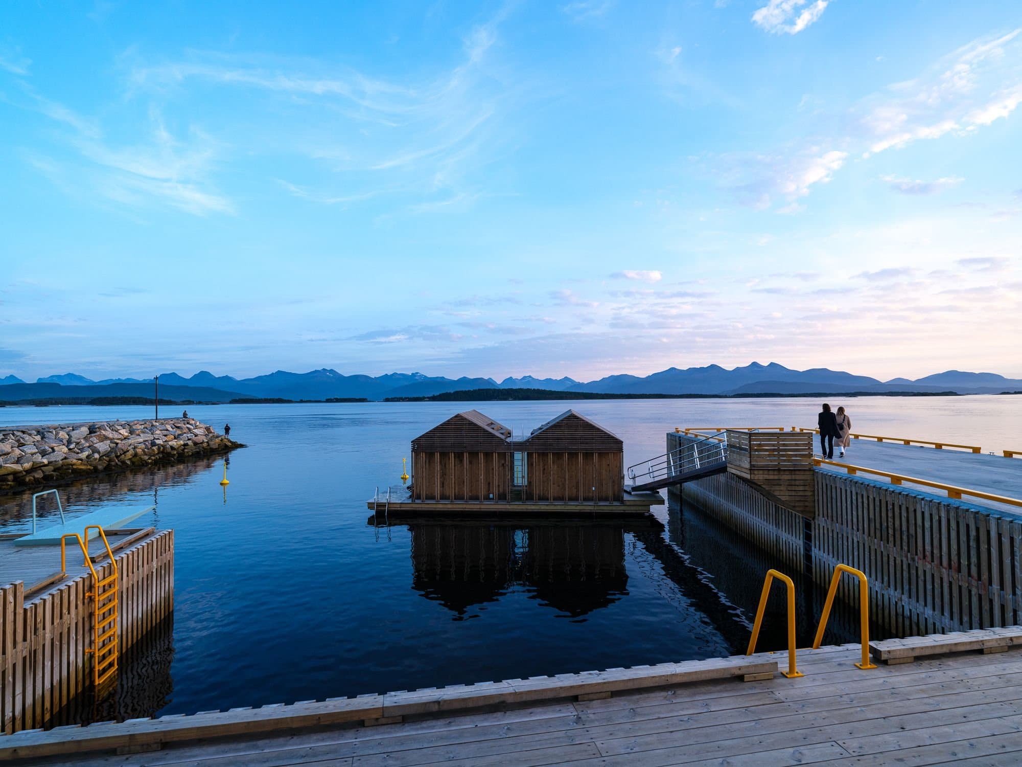 Nausta - Flytende Badstue i Molde - Image