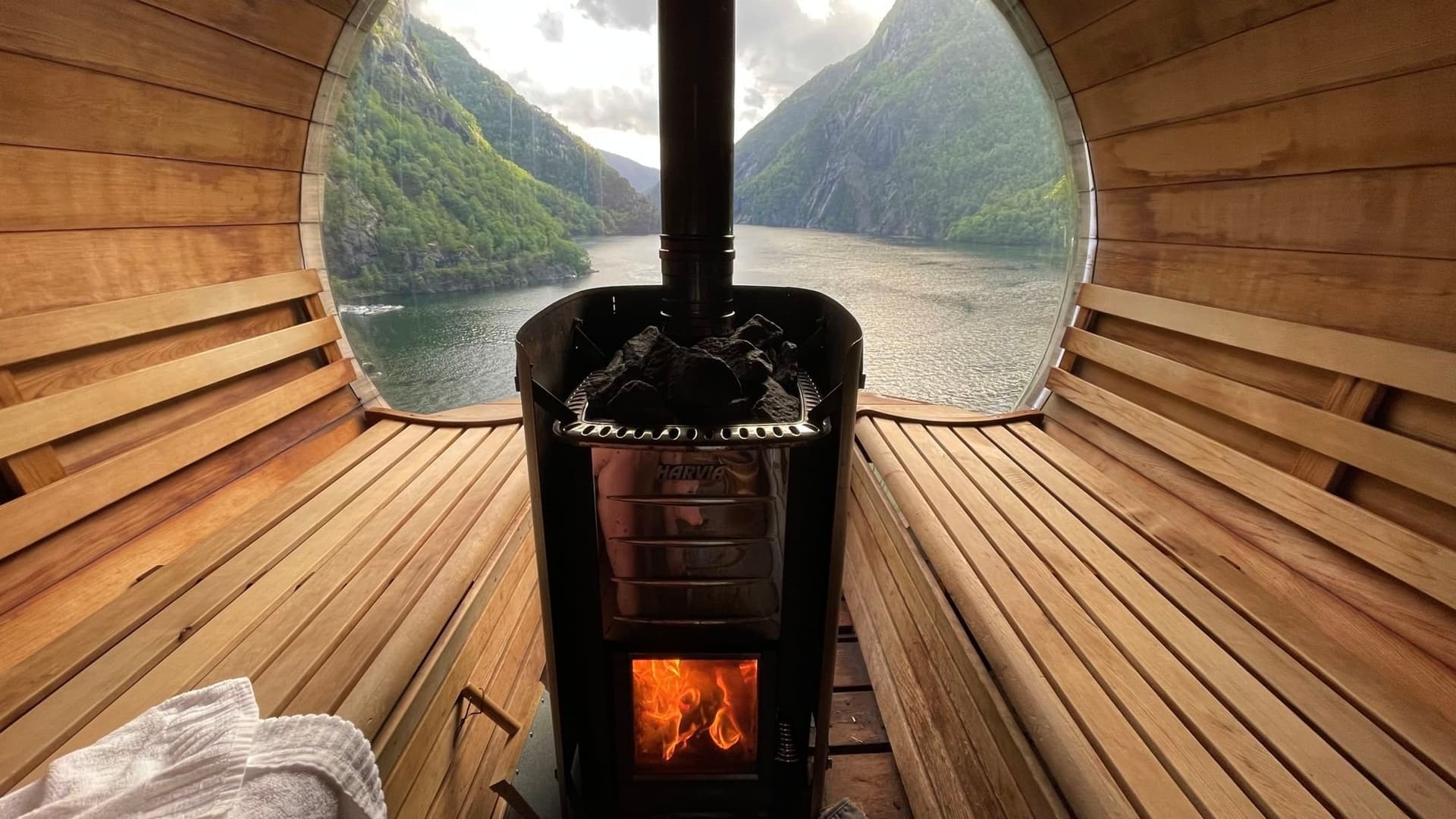Heit Åkrafjorden Sauna - Image