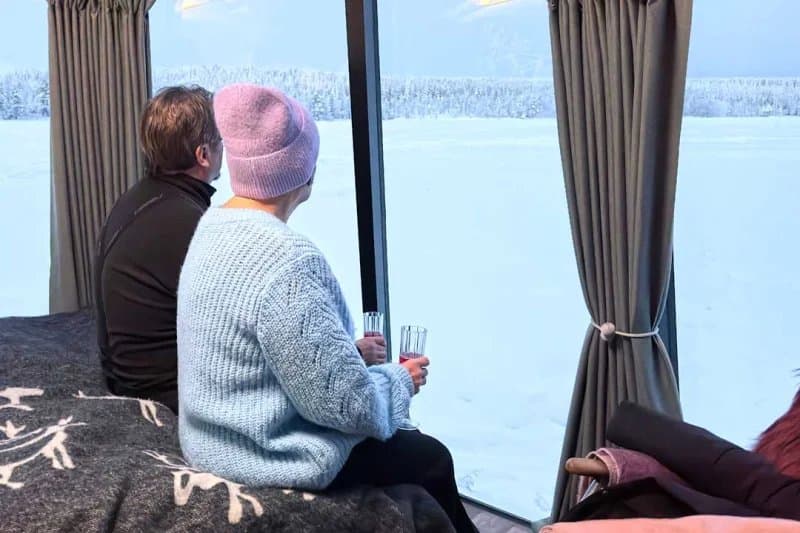 Isokenkäisten klubi - Image